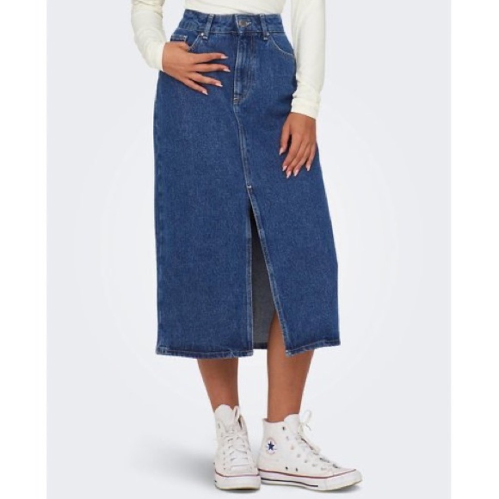 Like New Women’s Size 4 (Euro Sz 36) H&M Denim Midi Skirt In Dark Denim Blue